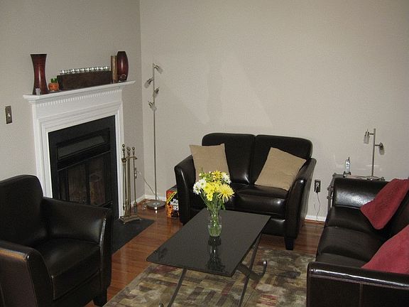 Living Rm w/fireplace