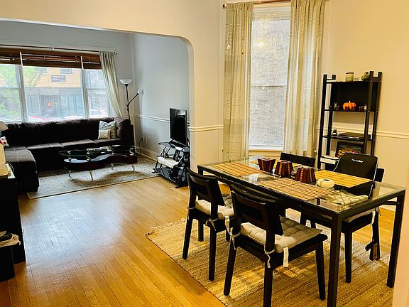 2nd image of 3910 N Ashland Ave #2