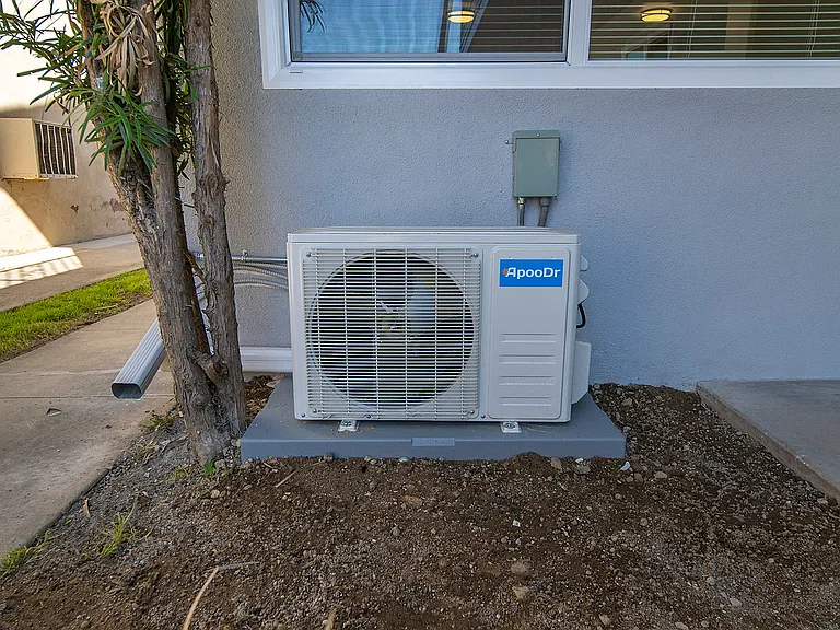 brand new split air and heat system