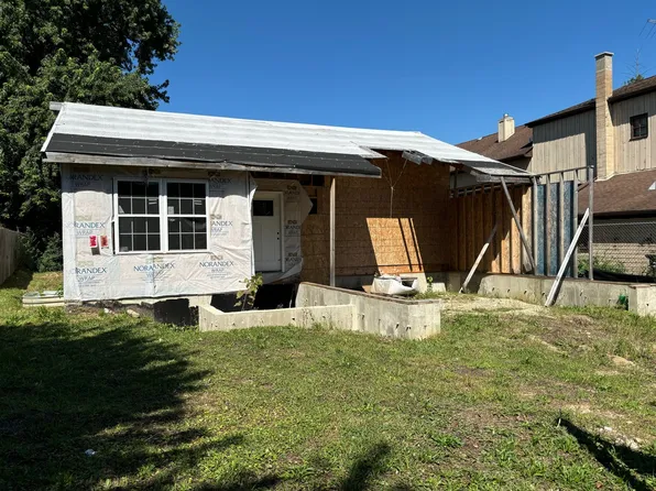 1344 Gardina Vista Dr, Crystal Lake, IL 60014