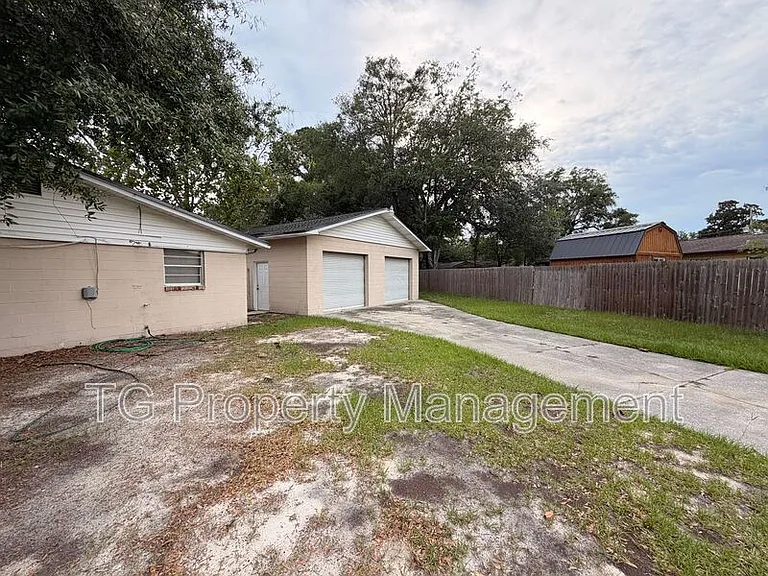11032 Bluehill Dr — Photo 2