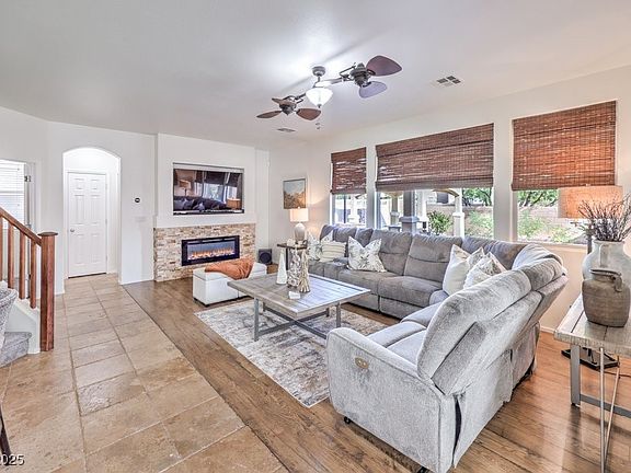 2nd image of 1184 Evergreen Cove St