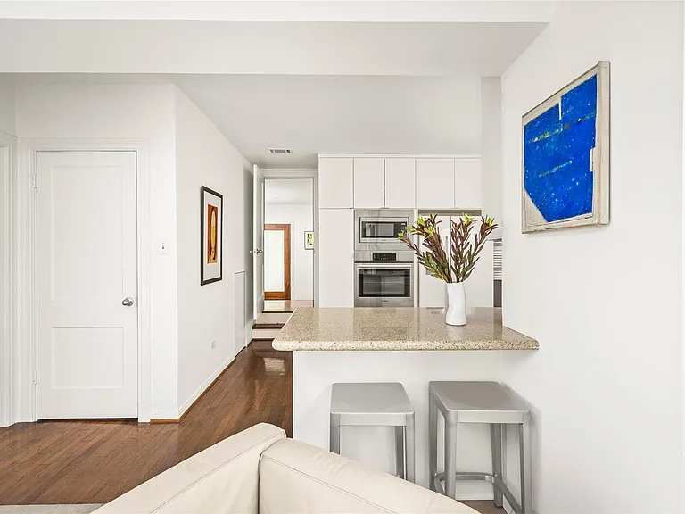 2120 Quenby St — Photo 22