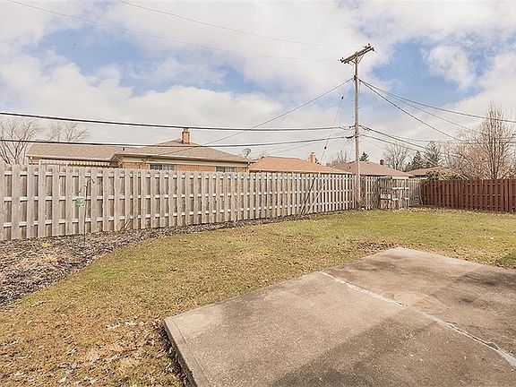 3rd image of 5917 Mayflower Ave