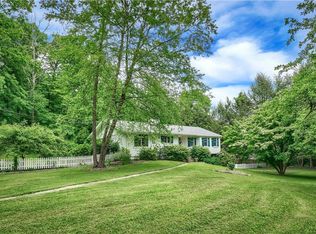 18 Kitchawan Rd, Pound Ridge, NY 10576