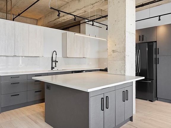 5th image of 6 S Laflin St APT 907