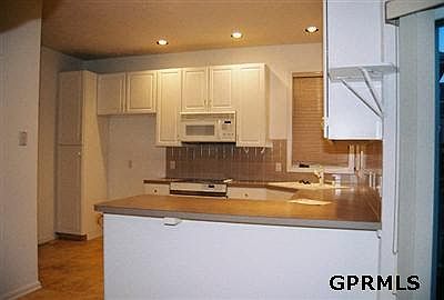 5th image of 16411 Sahler St
