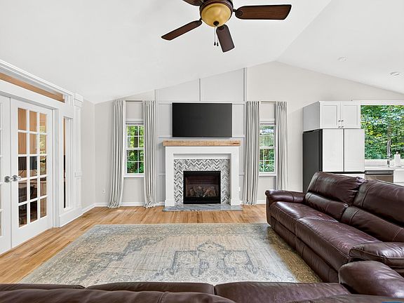 4th image of 26 Wildwood Dr