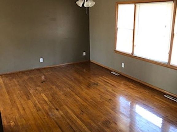2nd image of 11802 Belmont Ave