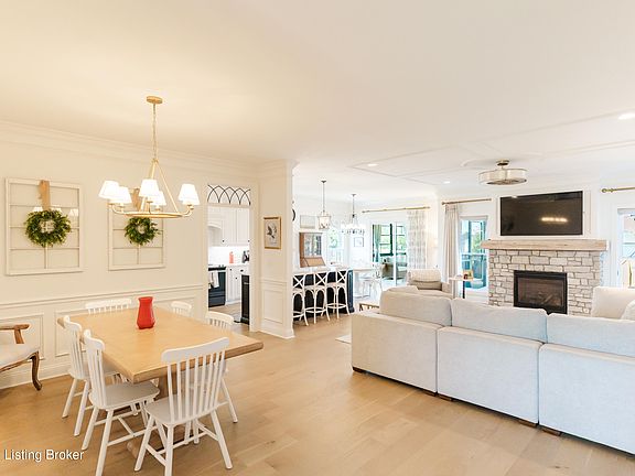 3rd image of 108 Persimmon Ridge Dr