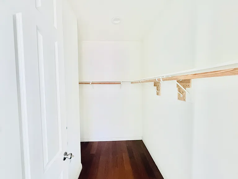 20512 Earl St — Photo 18