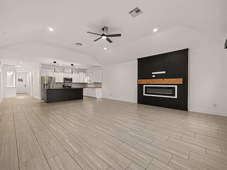 1343 Alpha Ln — Photo 12