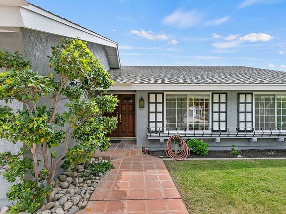 5th image of 24031 Olivera Dr