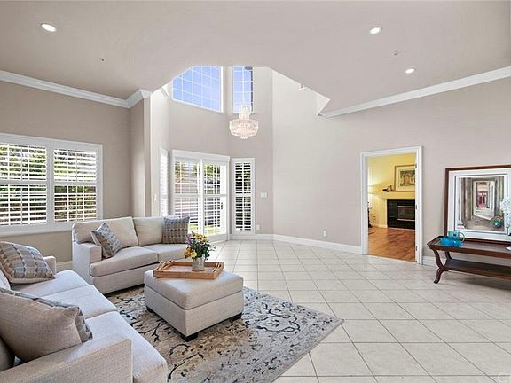 2nd image of 861 E Hermosa Dr