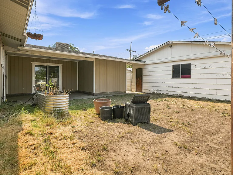 2045 Gunnison Ave — Photo 30