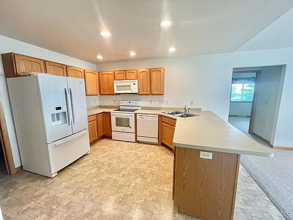 3rd image of W7095 Cobblestone Dr