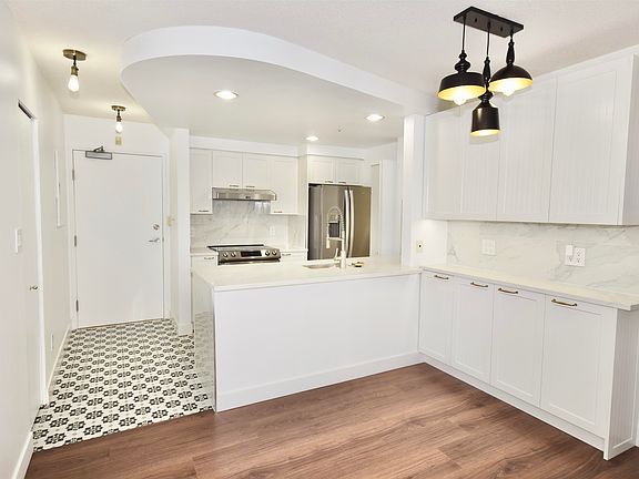 4th image of 1009 Expo Blvd #1609