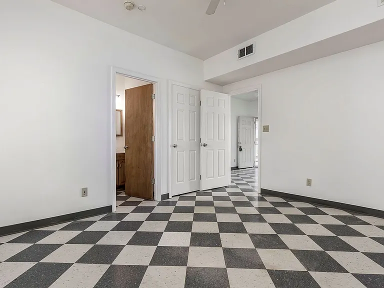 705 M St — Photo 8