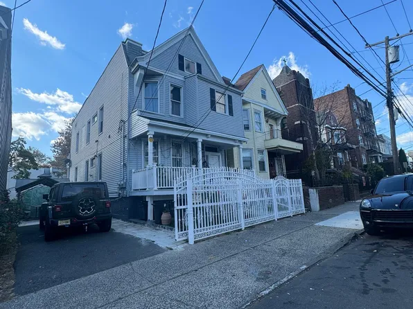 189a-191 Claremont Avenue image 2 of 11