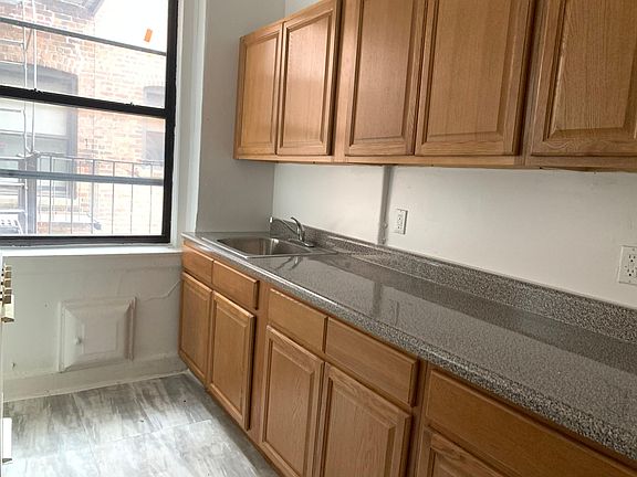 5th image of 64 Locust Hill Ave APT 3D