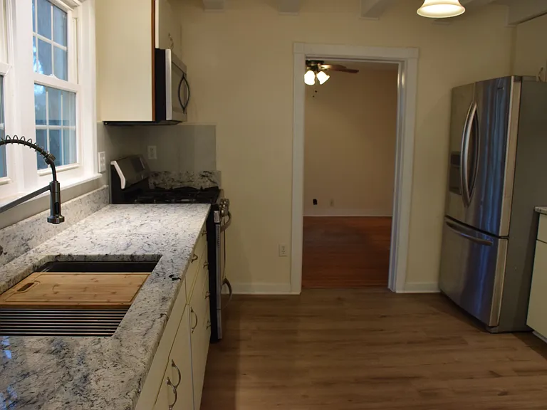 3 bed, 2.0 bath, 1530 sqft, $1,900 — Photo 19
