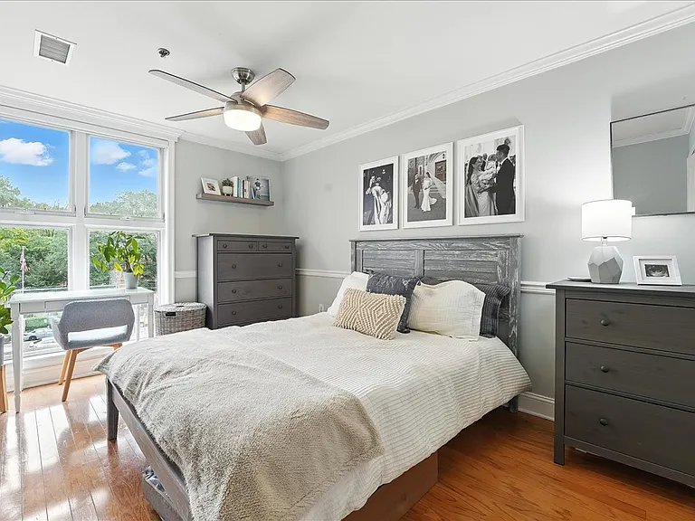 812 Grand St #412 — Photo 18