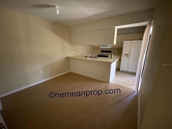 5th image of 2949 Poplar Ave