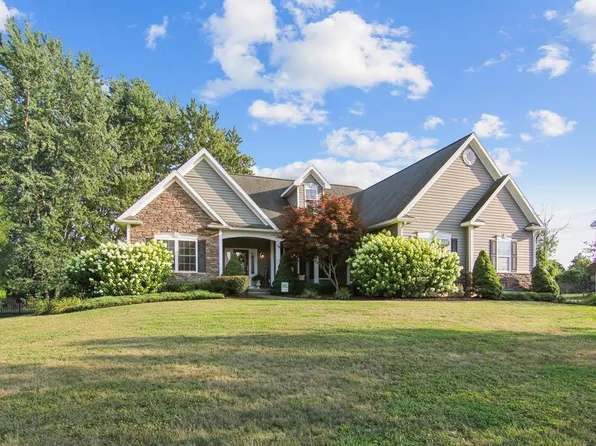 317 Wexford Ln, Horseheads, NY 14845