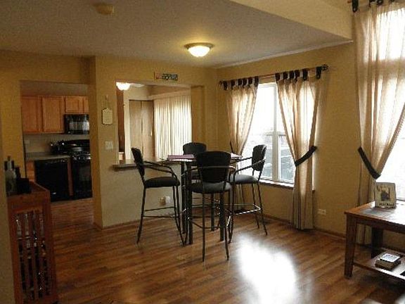 5th image of 944 Huntington Dr
