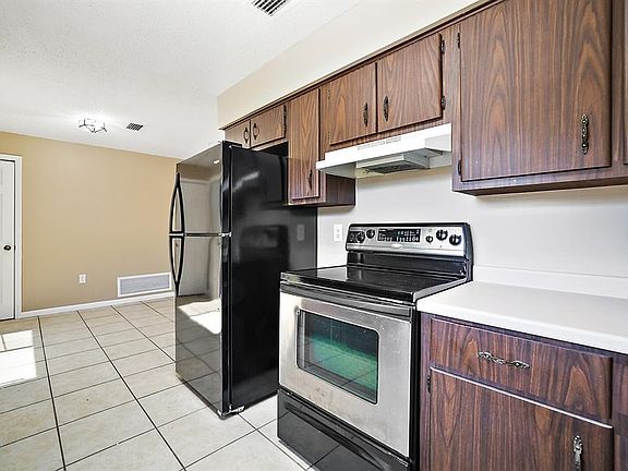 2nd image of 5640 SE 2nd Pl