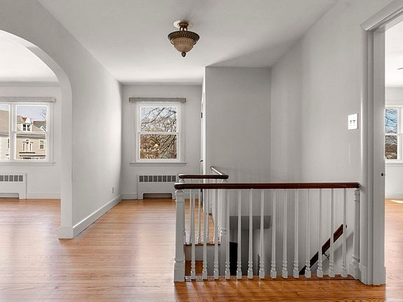 4th image of 3 Wallace Rd #2