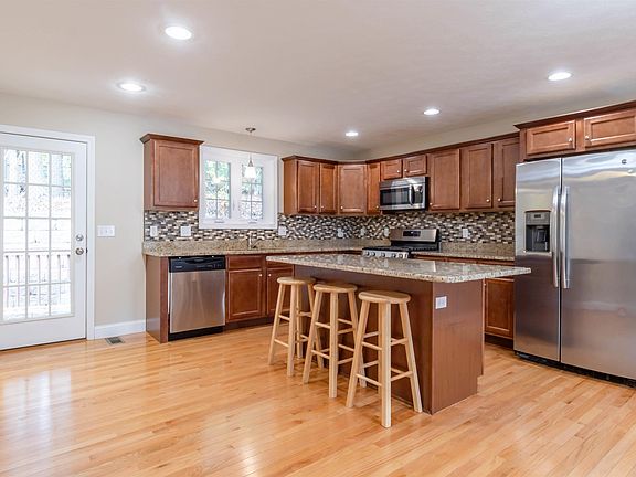 5th image of 51 Hollow Ridge Drive #24