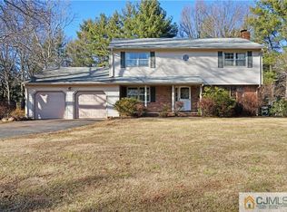 124 Sunset Rd, Belle Mead, NJ 08502