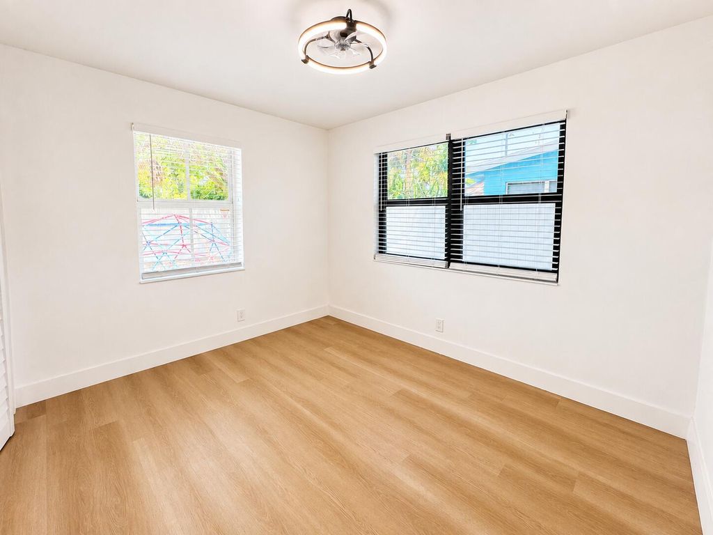 1673 NE 31st Street, photo 9