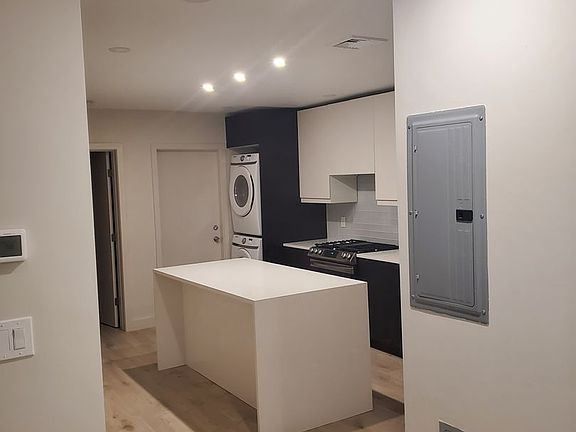 3rd image of 37-39 Howell St #2