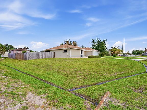 4th image of 4448 SW Verink Street