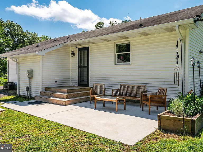 305 Merrick Corner Rd — Photo 20