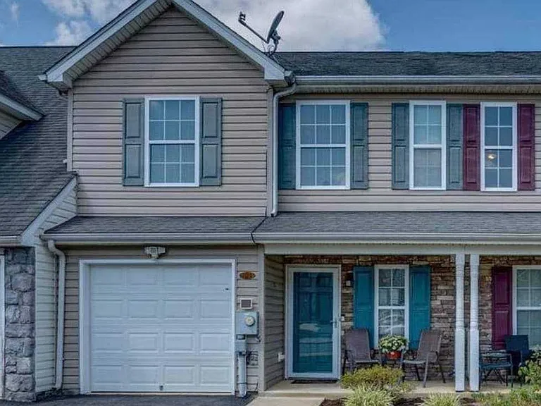 104 Fuzzy Tail Dr — Photo 1
