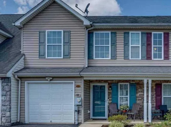 104 Fuzzy Tail Dr, Ranson, WV 25438