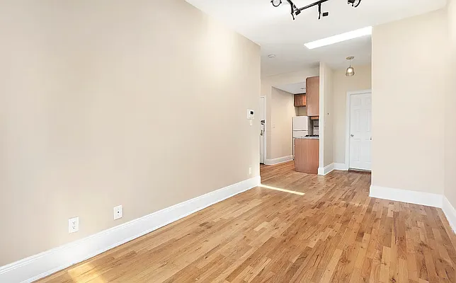 Rented by Ivey North LLC | media 8