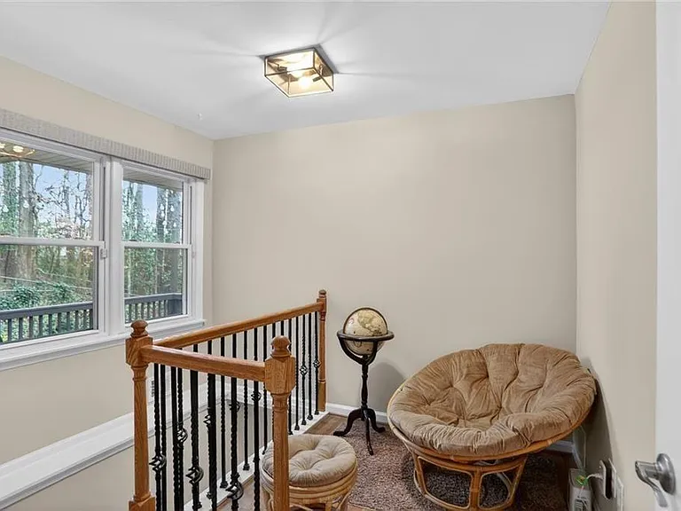 2560 Skyland Trl NE — Photo 16