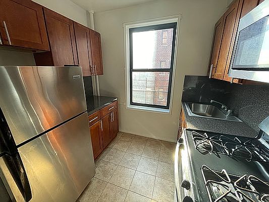 2nd image of 500 W 235th St APT 4J