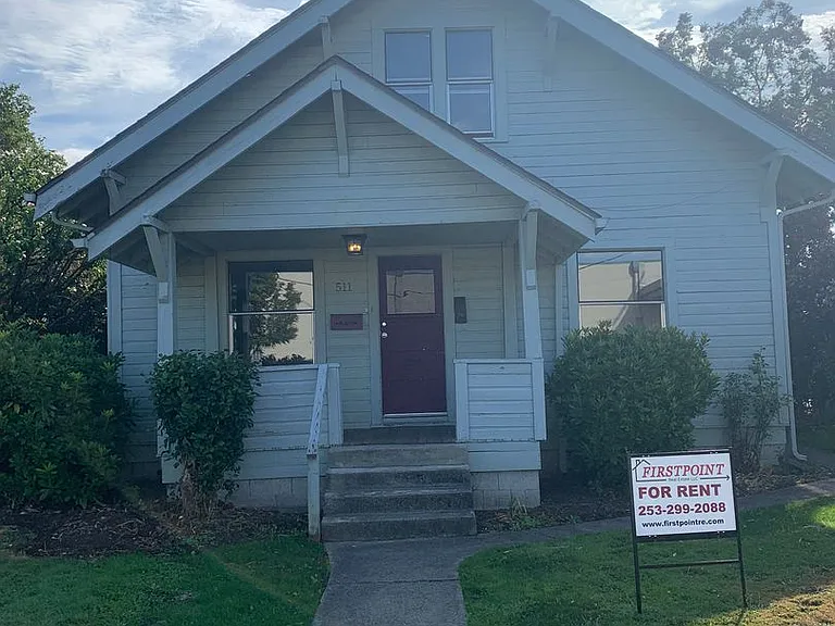 511 2nd St SE — Photo 1