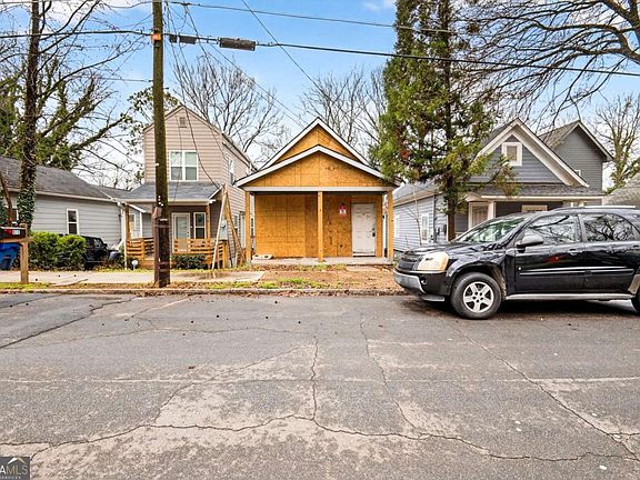 2nd image of 913 Smith St SW