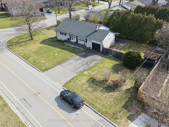 3rd image of 20 Plainsman Rd
