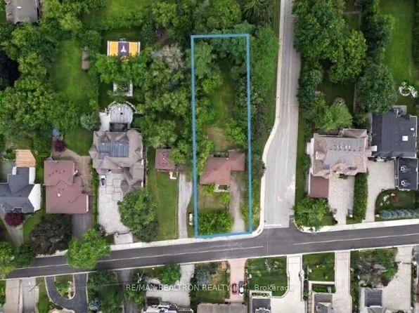 108 Garden Ave, Richmond Hill, ON L4C 6M1