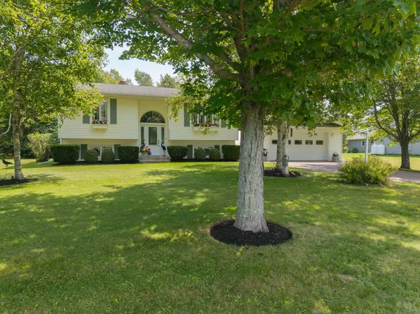 1055 Pleasant Grove Rd, Charlotte Parish, PE C0A 1P0