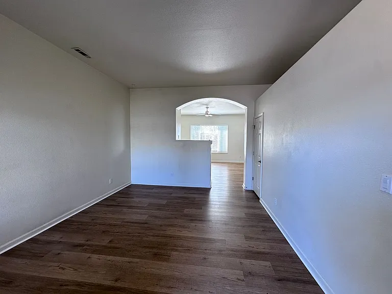 7821 Cadiz Ct — Photo 2
