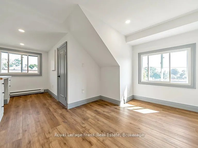 622 Simcoe St N #3 — Photo 11