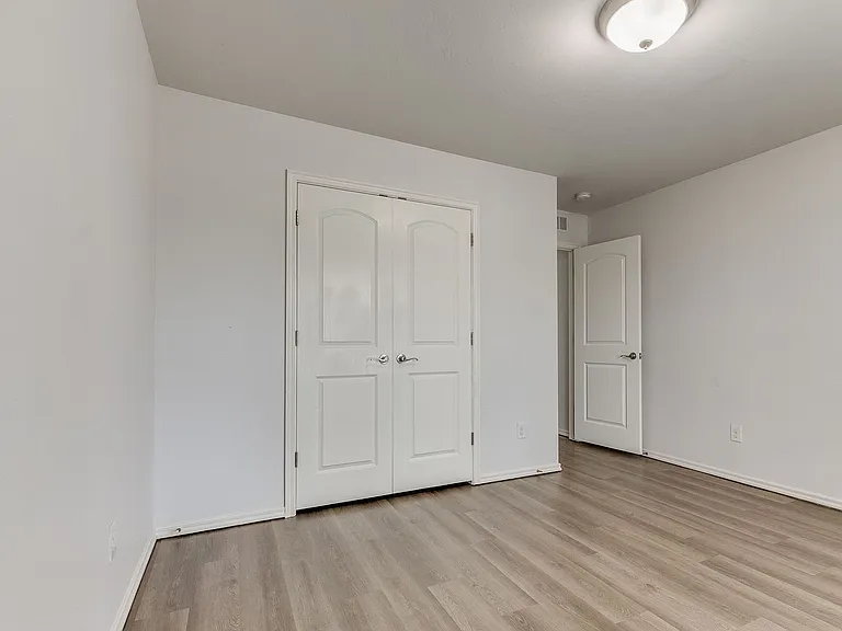 15704 Caney Dr — Photo 22